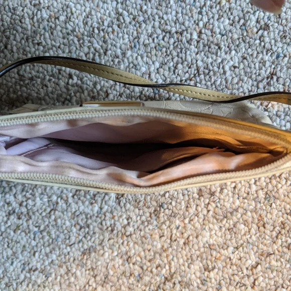 AUTHENTIC Coach Wristlet - Picture 3 of 3
